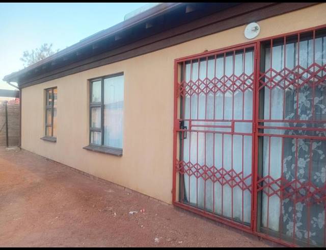 3 BEDROOM HOUSE FOR SALE IN SOSHANGUVE VV